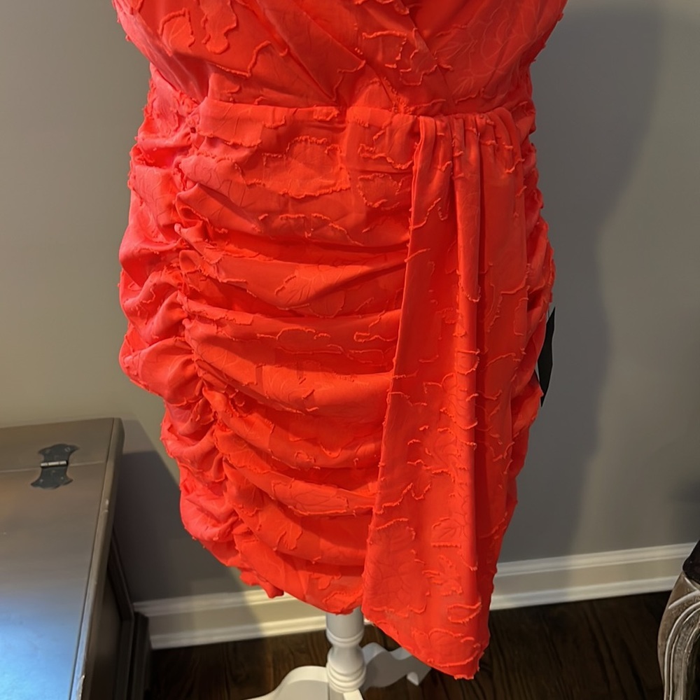 NWT Gorgeous Lulu’s Ruched Mini Dress - Picture 4 of 7